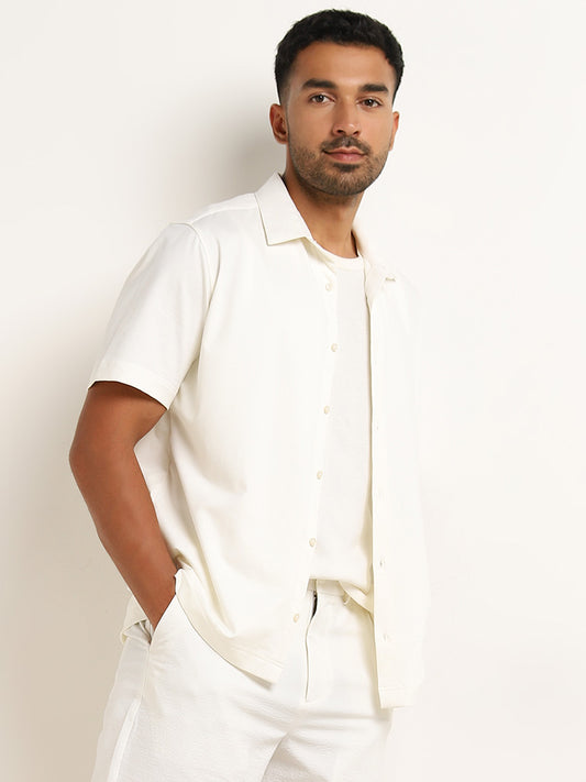 Ascot Off-White Solid Relaxed Fit Shirt