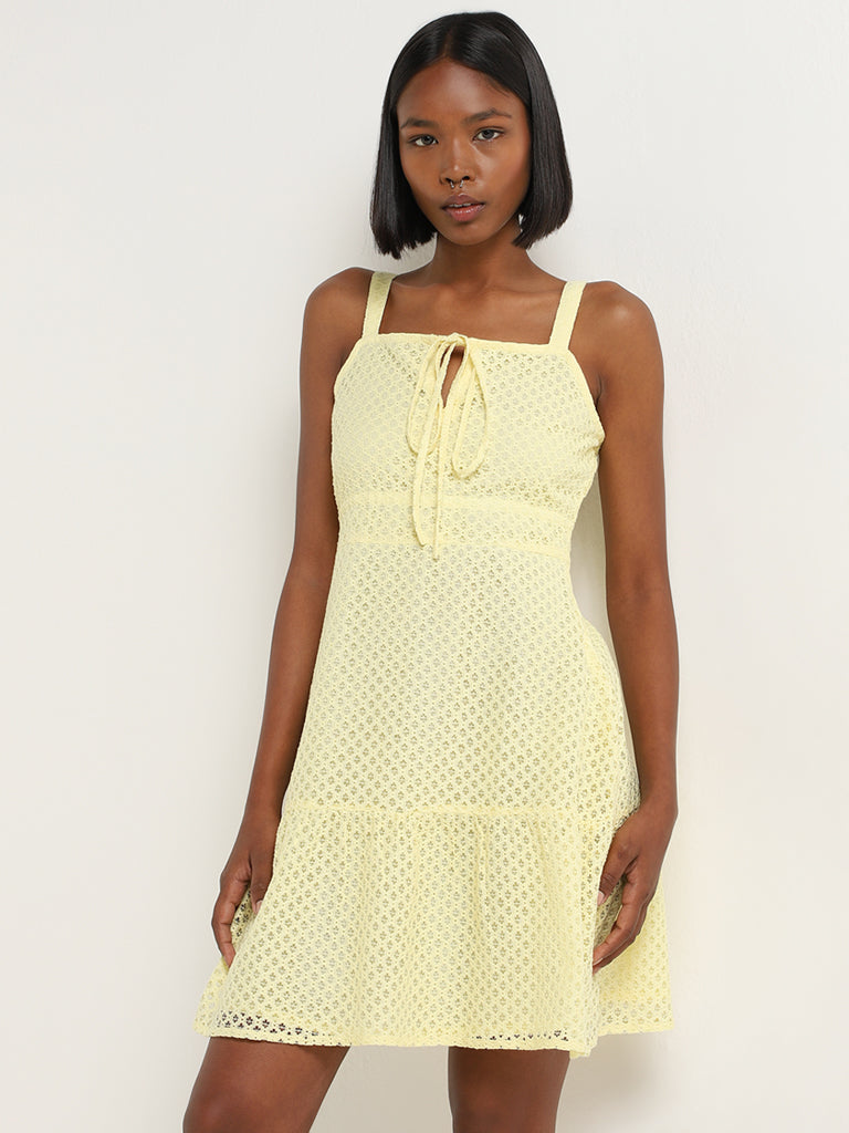 Yellow lace dress hotsell