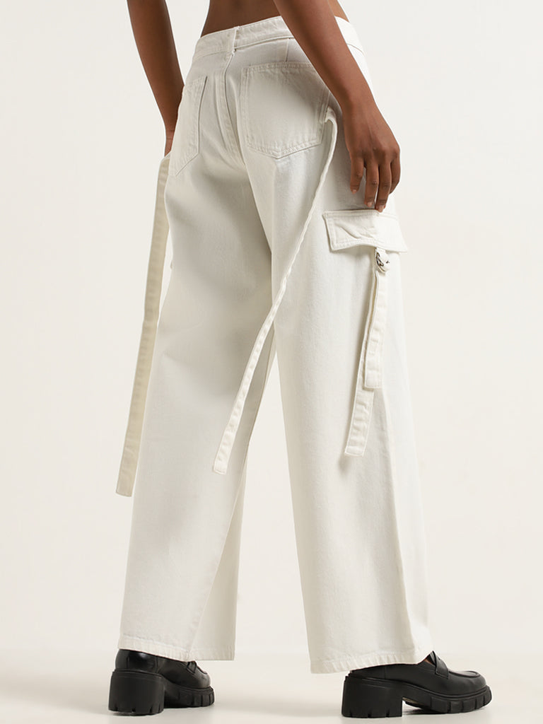 Nuon White Mid-Rise Straight Fit Jeans