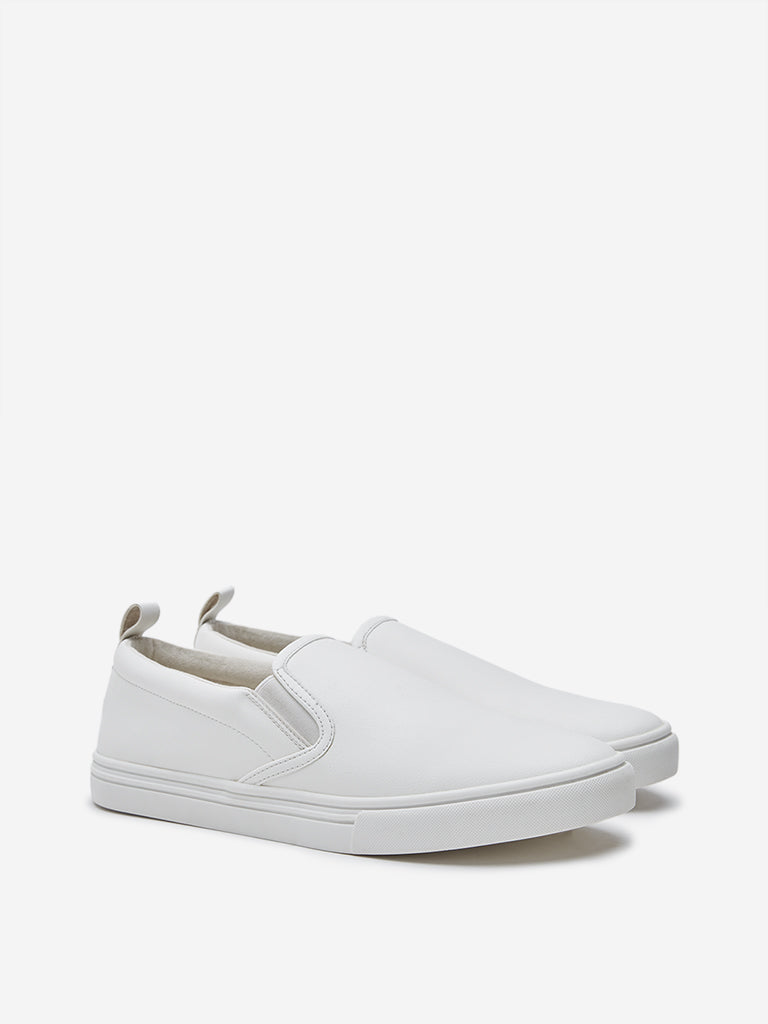 Westside SOLEPLAY Men's  White Slip-On Shoes for Casual Wear Front View