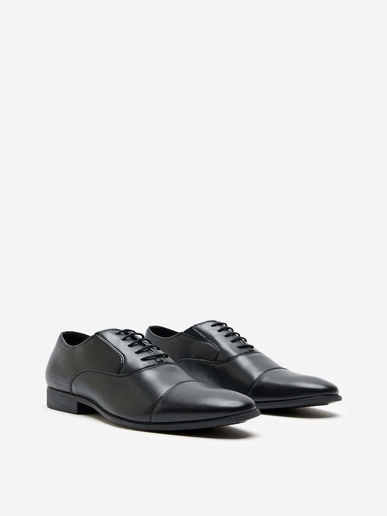 Westside SOLEPLAY Men's  Black Textured Formal Shoes for Work Wear Front View
