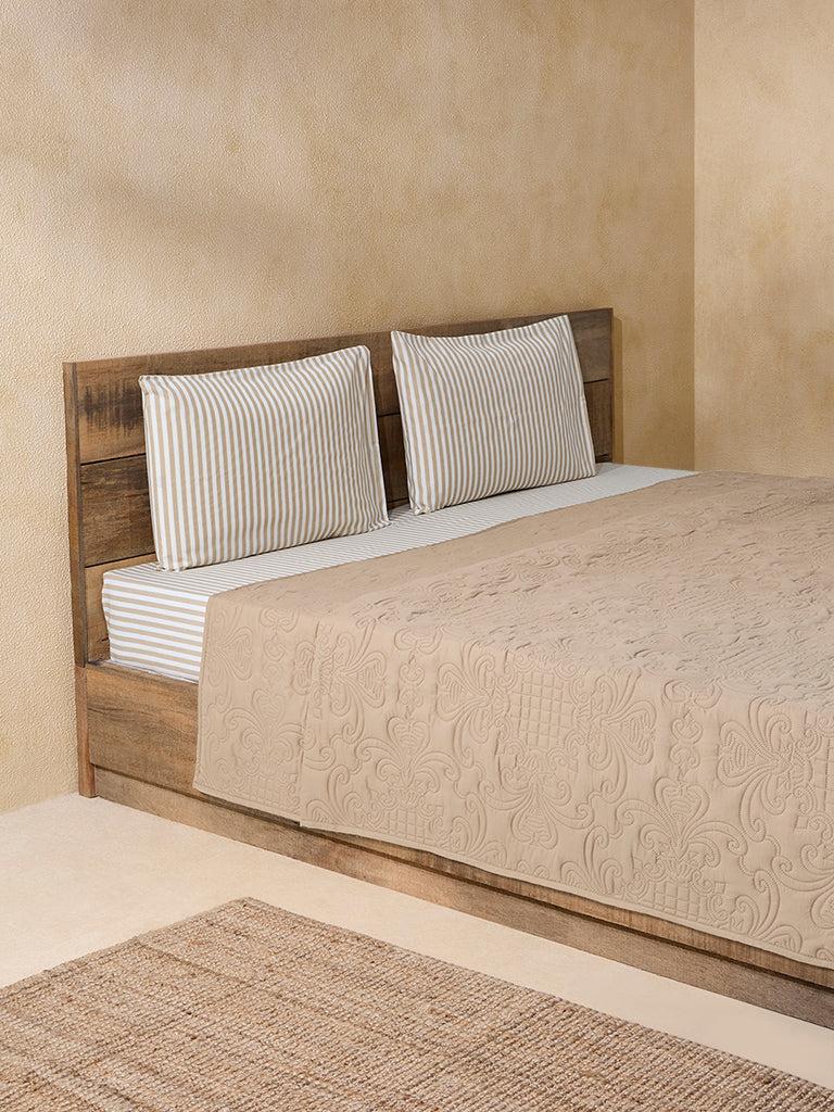 Westside Home Beige Queen Bed Quilted Blanket