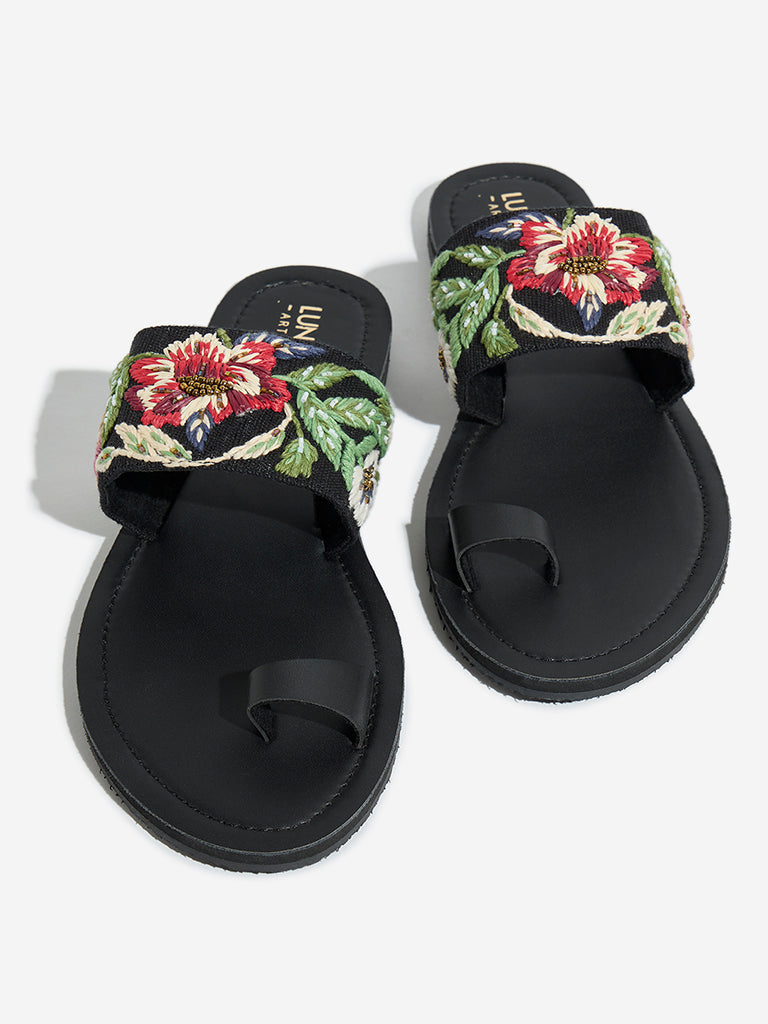 Westside LUNA BLU Women's  Black Floral Embellished Toe Ring Sandals for Festival Wear Zoomed View