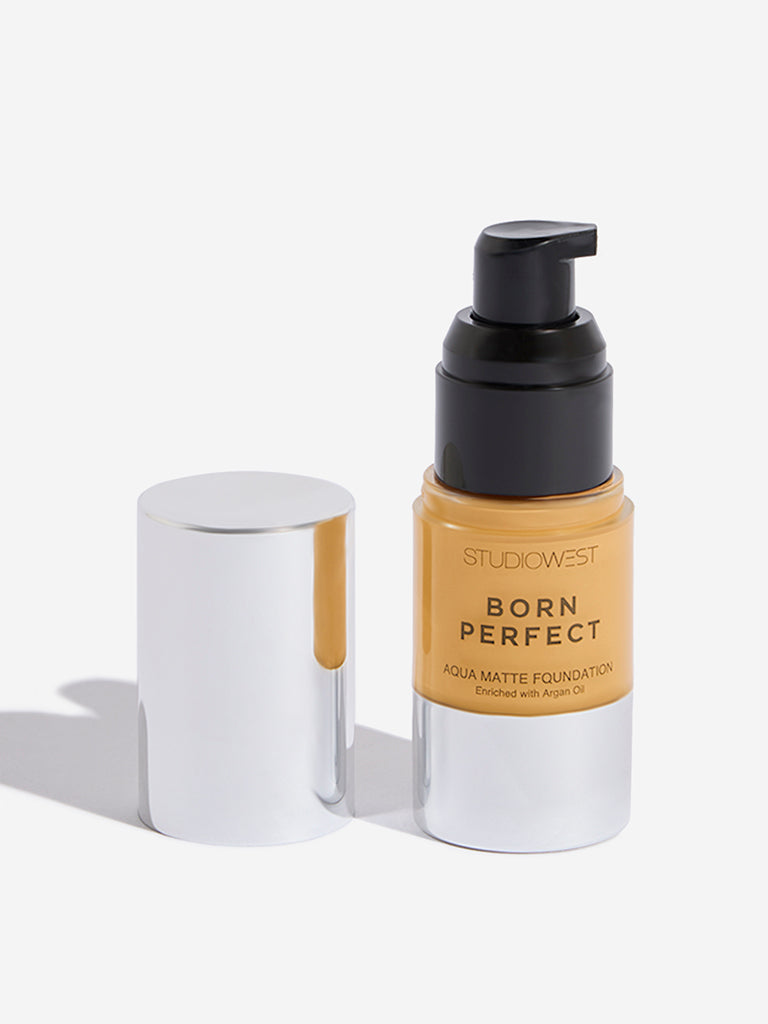 Studiowest Almond Born Perfect Aqua Matte Foundation - 23 ml