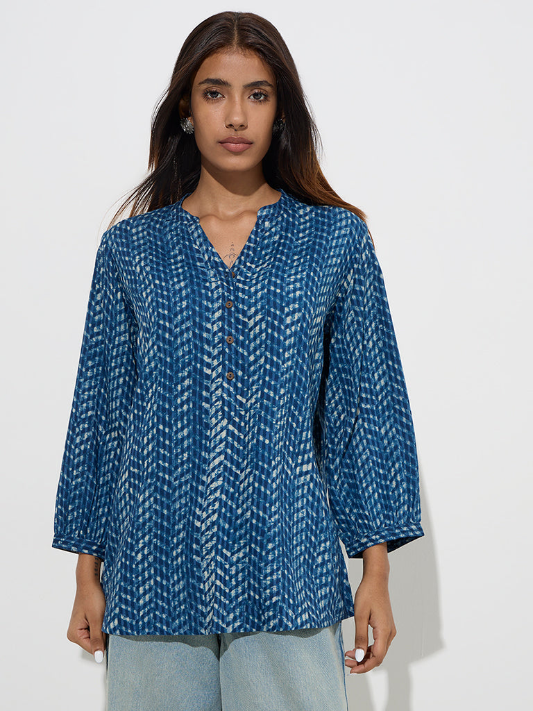 Utsa Indigo Chevron Printed Straight Kurti