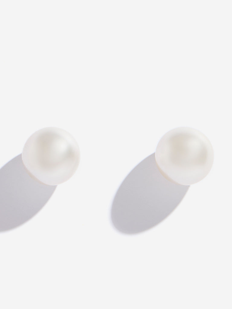 Westside Accessories Ivory Pearl Stud Earrings