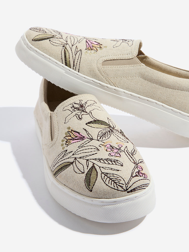 LUNA BLU Light Beige Floral Embroidered Slip-On Shoes