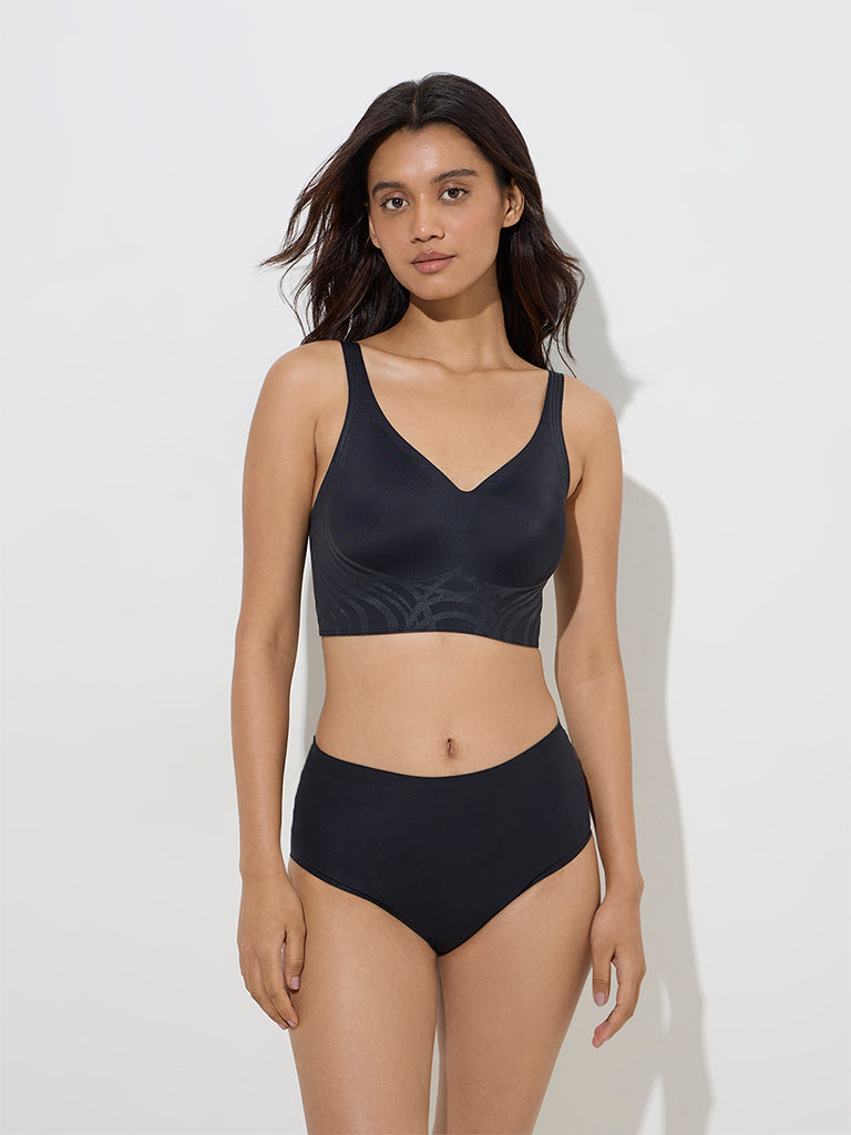 Westside Wunderlove Women's Solid Black Seamless Full Briefs for Casual Wear Front View