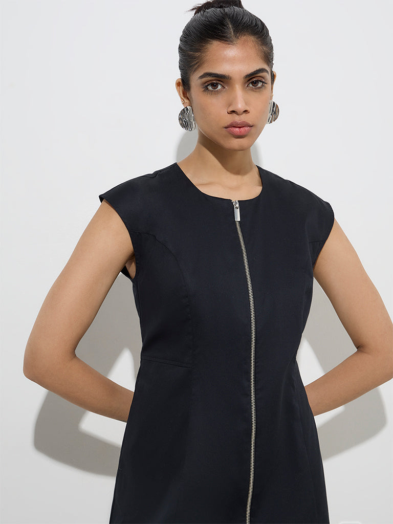 Wardrobe Black Solid Cotton Straight Dress