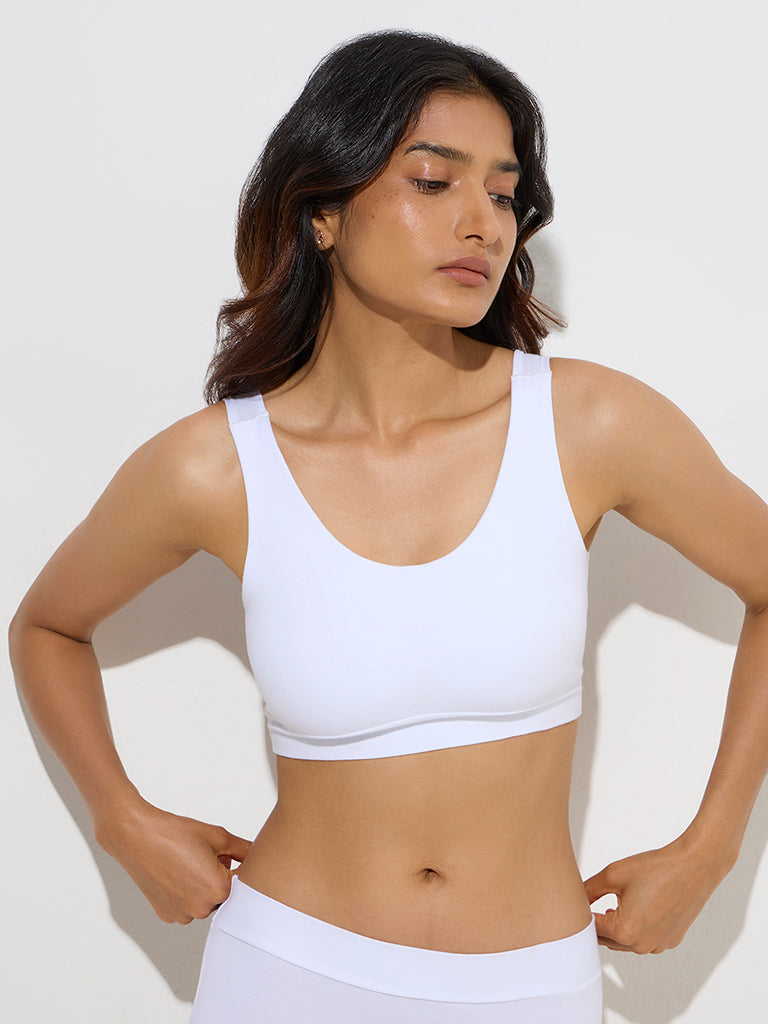 westisde Wunderlove Women's White Cotton-Blend Sports Bra for Casual Wear Front View