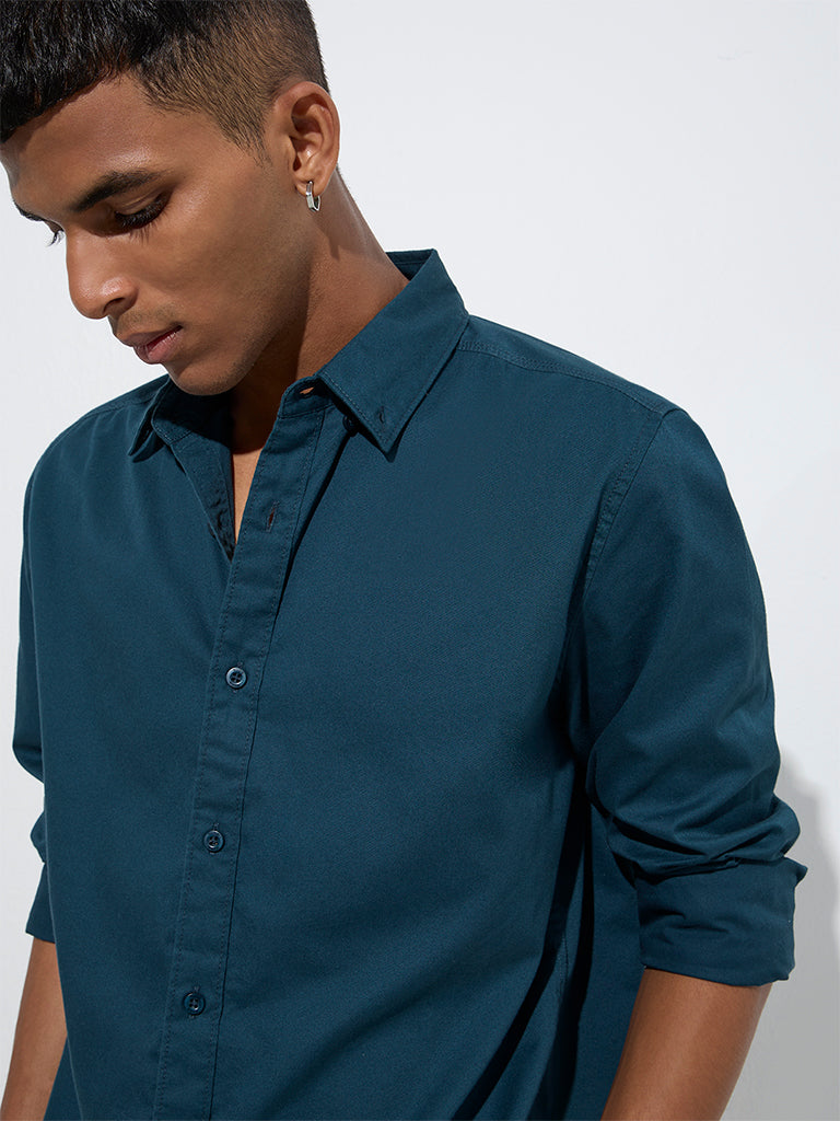 Westside Nuon Men's Teal Solid Slim-Fit Cotton Shirt for Casual Wear Zoom View