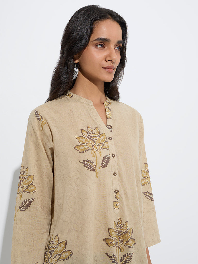 westisde Utsa Women's Taupe Floral Design Cotton Straight Kurta for Everyday Zoom View