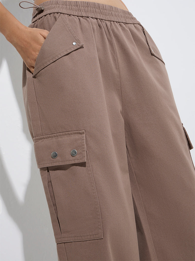 westisde Nuon Women's Brown Cargo-Style Mid-Rise Cotton Joggers for Casual Wear Zoom View