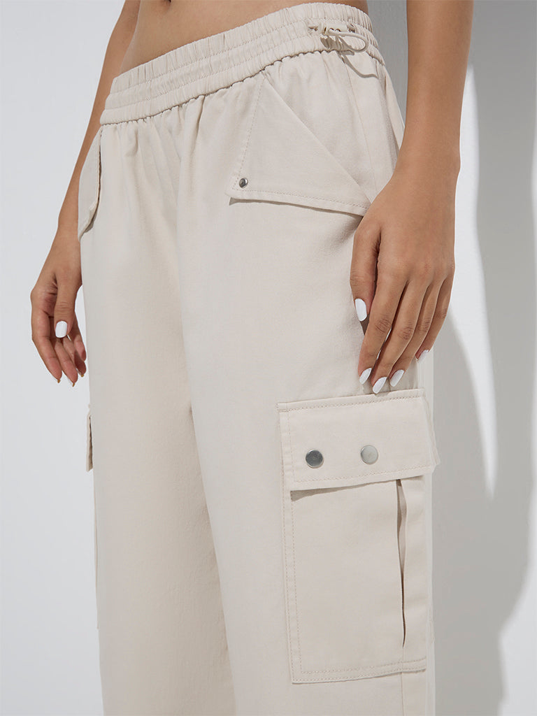 westisde Nuon Women's Light Beige Cargo-Style Mid-Rise Cotton Joggers for Casual Wear Zoom View