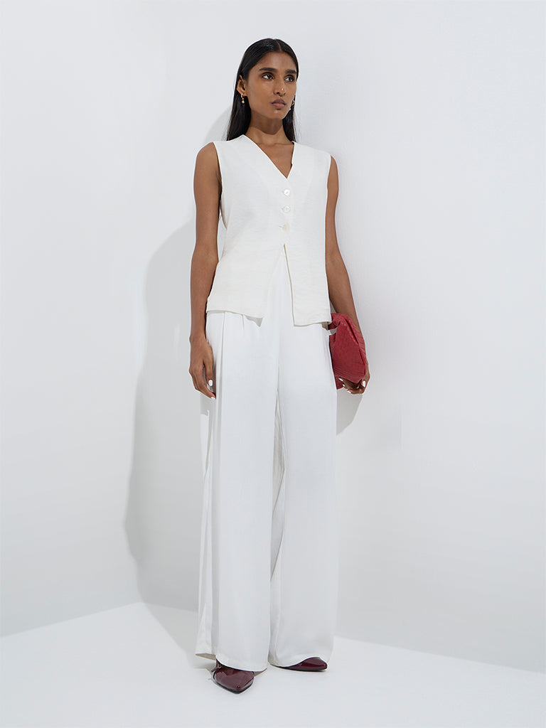 westisde Wardrobe Women's White Crinkled Jacket for Work Wear Full Model View