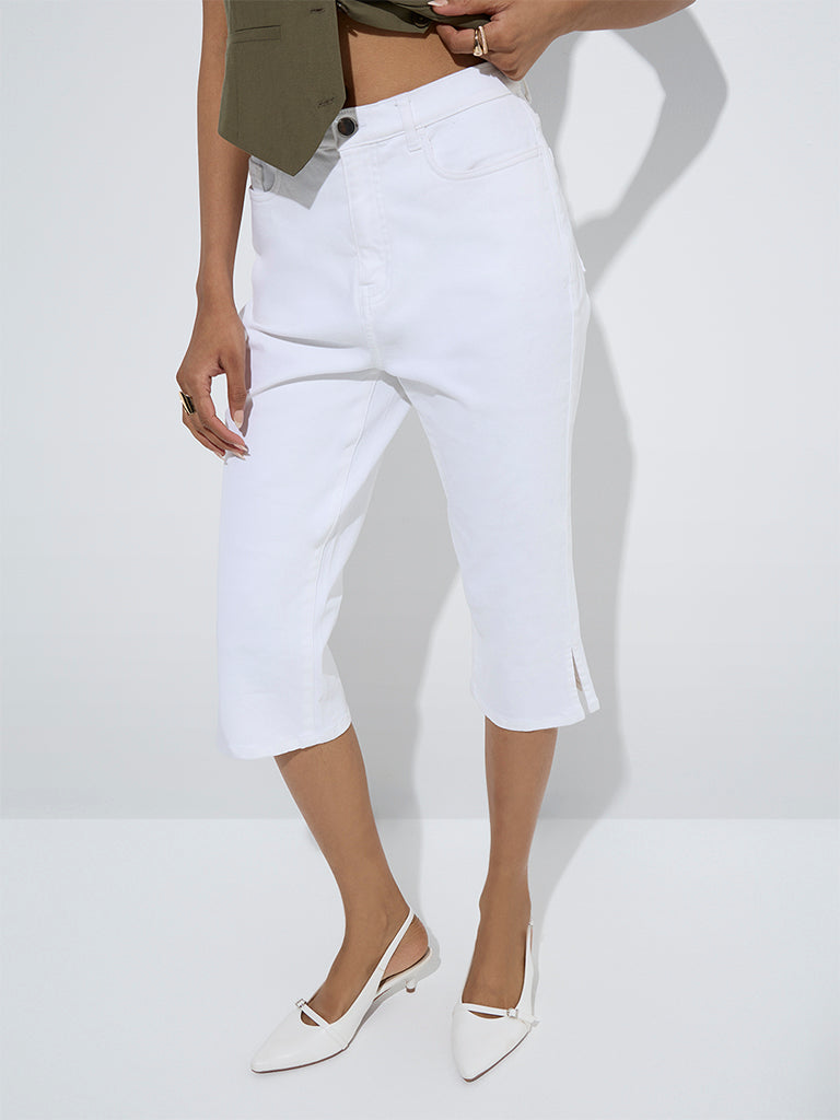westisde LOV Women's White Relaxed Fit Mid-Rise Capri Jeans for Casual Wear Front View