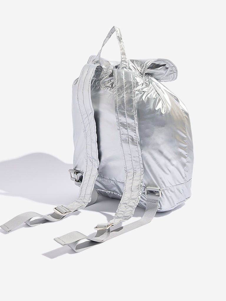 ★NOIAGO★ String Symbol Backpack Silver NOI1386 MUSINSA | NOIAGO NOI1386 String Symbol Backpack (Silver)