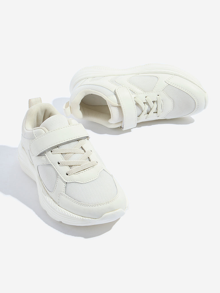 Westside Yellow Kids Off-White Mesh-Detailed Lace-Up Sneakers Zoomed View