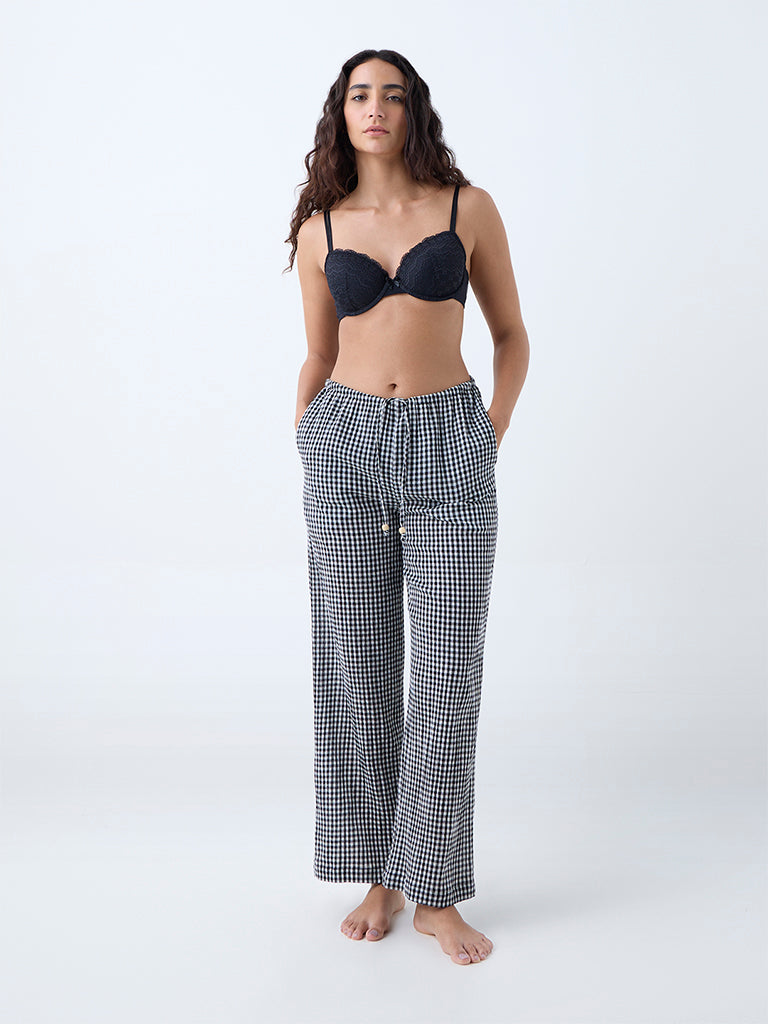 Wunderlove Black Lace-Detailed Underwired Bra