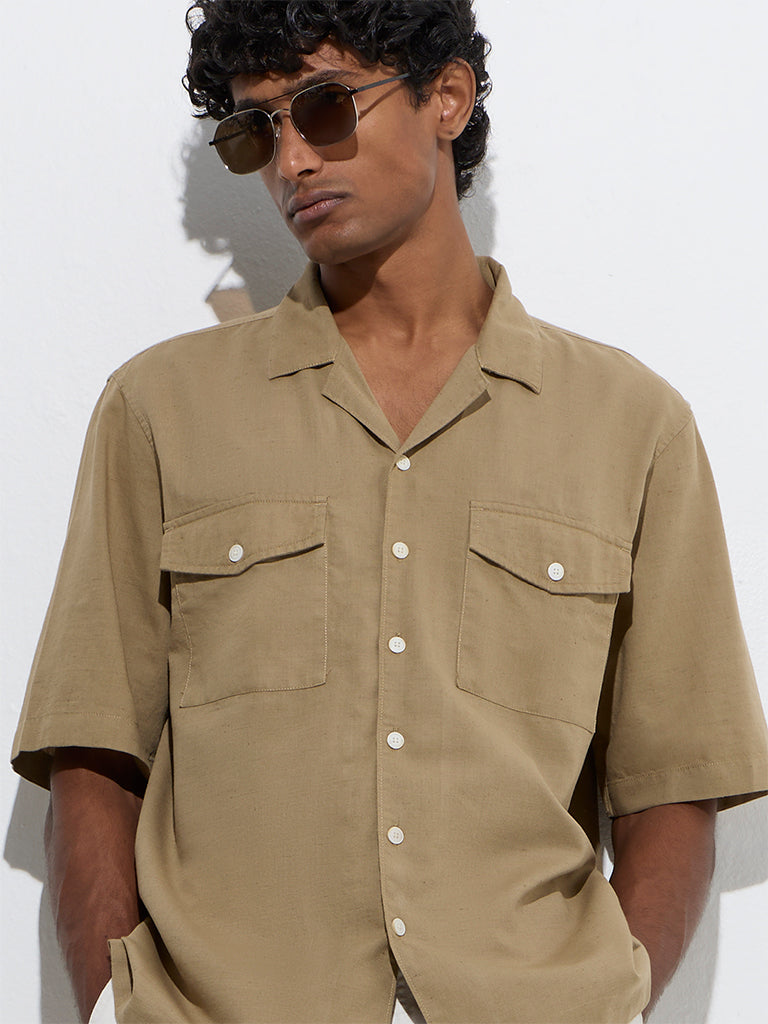 Westside WES Casuals Men's Dark Beige Solid Relaxed-Fit Cotton-Blend Shirt for Casual Wear Zoom View