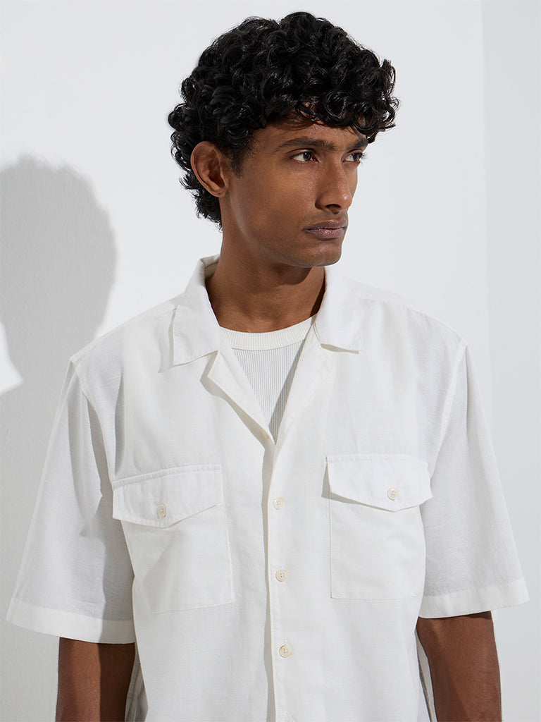 Westside WES Casuals Men's Off-White Solid Relaxed-Fit Cotton Shirt for Casual Wear Zoom View