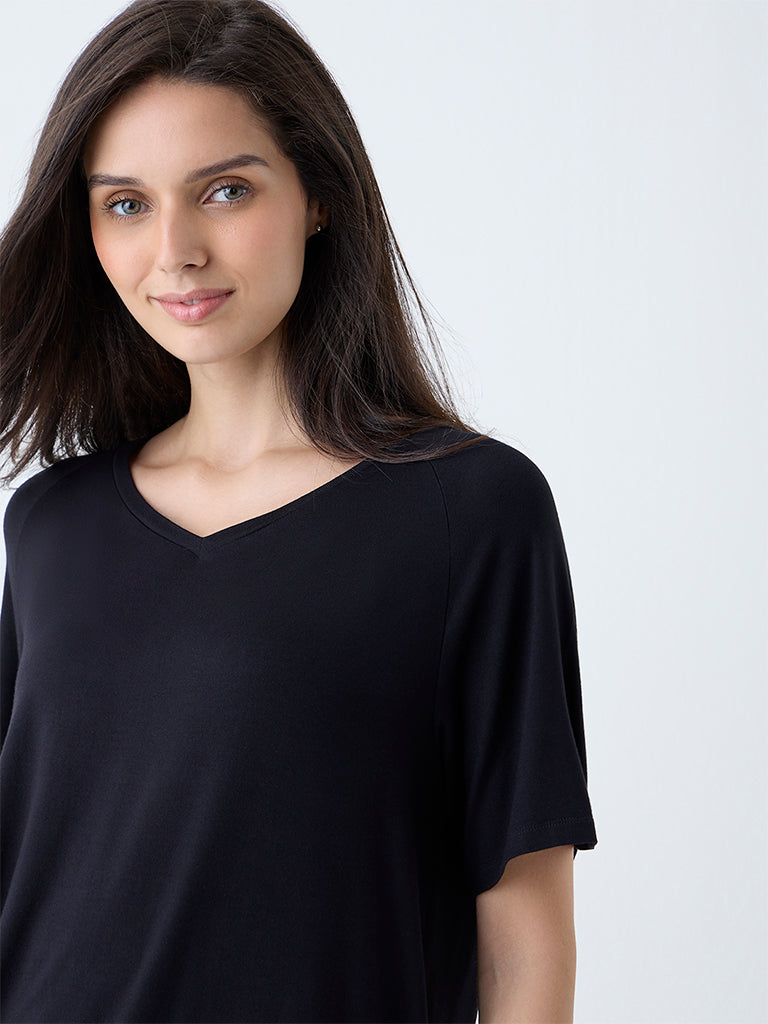 Wunderlove Black Solid V-Neck T-Shirt