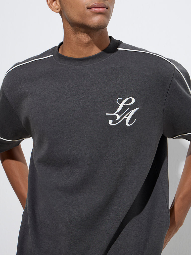 Westside Studiofit Men's Charcoal Relaxed-Fit Cotton-Blend T-Shirt for Sports Wear Zoom View