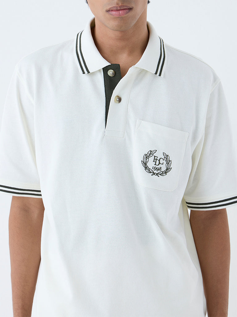 Westside Studiofit Men's White Relaxed-Fit Cotton-Blend Polo T-Shirt for Sports Wear Zoomed View