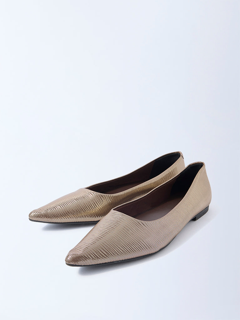 LUNA BLU Brown Textured Pointed Toe Shoes