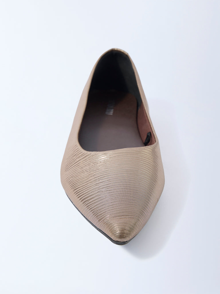 LUNA BLU Brown Textured Pointed Toe Shoes