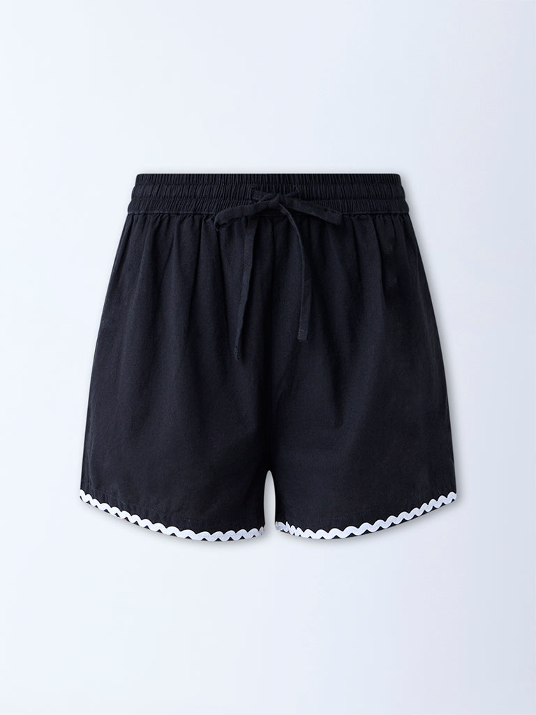 Westside Superstar Women's Black Mid-Rise Cotton-Blend Shorts for Casual Wear Flatly