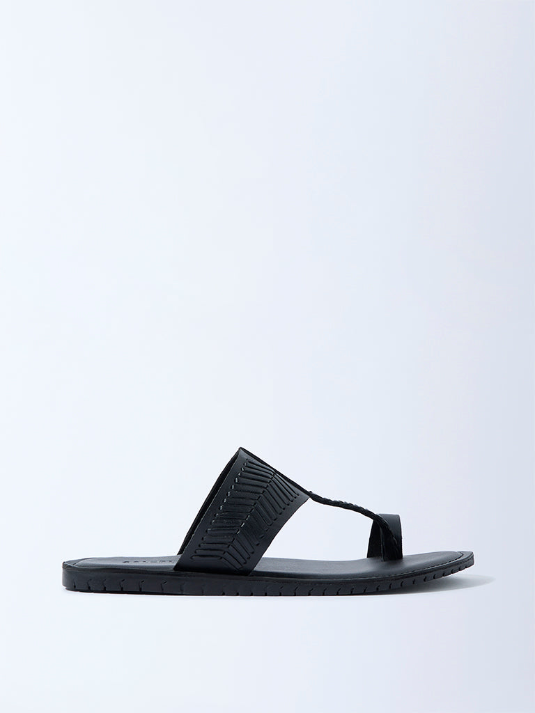 Westside SOLEPLAY Men's Black Textured Toe-Ring Leather Kolhapuri Sandals for Festival Wear Side View