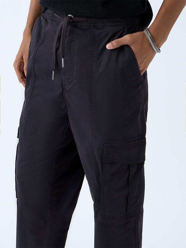 Westside Nuon Men's Black Relaxed-Fit Mid-Rise Cotton-Blend Cargo Pants for Casual Wear Zoomed View