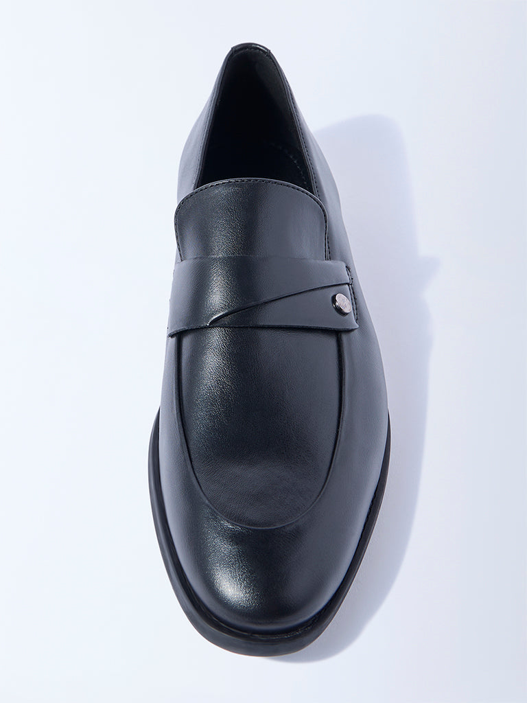 Westside SOLEPLAY Men's Black Solid Loafers for Work Wear Front view