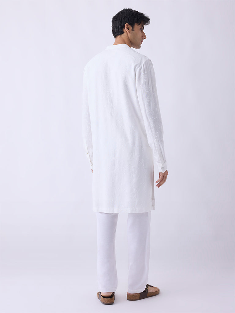 Mens Ethnicwear White Embroidered Relaxed-Fit Kurta