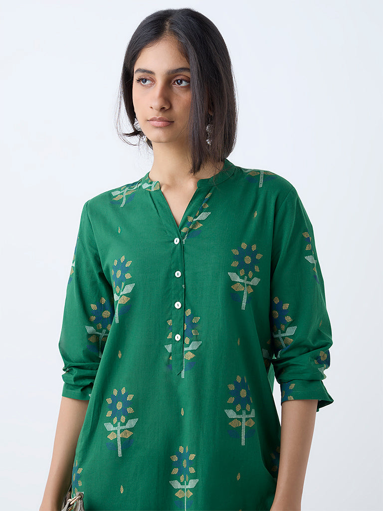 Westside Utsa Women's Green Floral Design Straight Cotton Kurta for Everyday Zoomed View