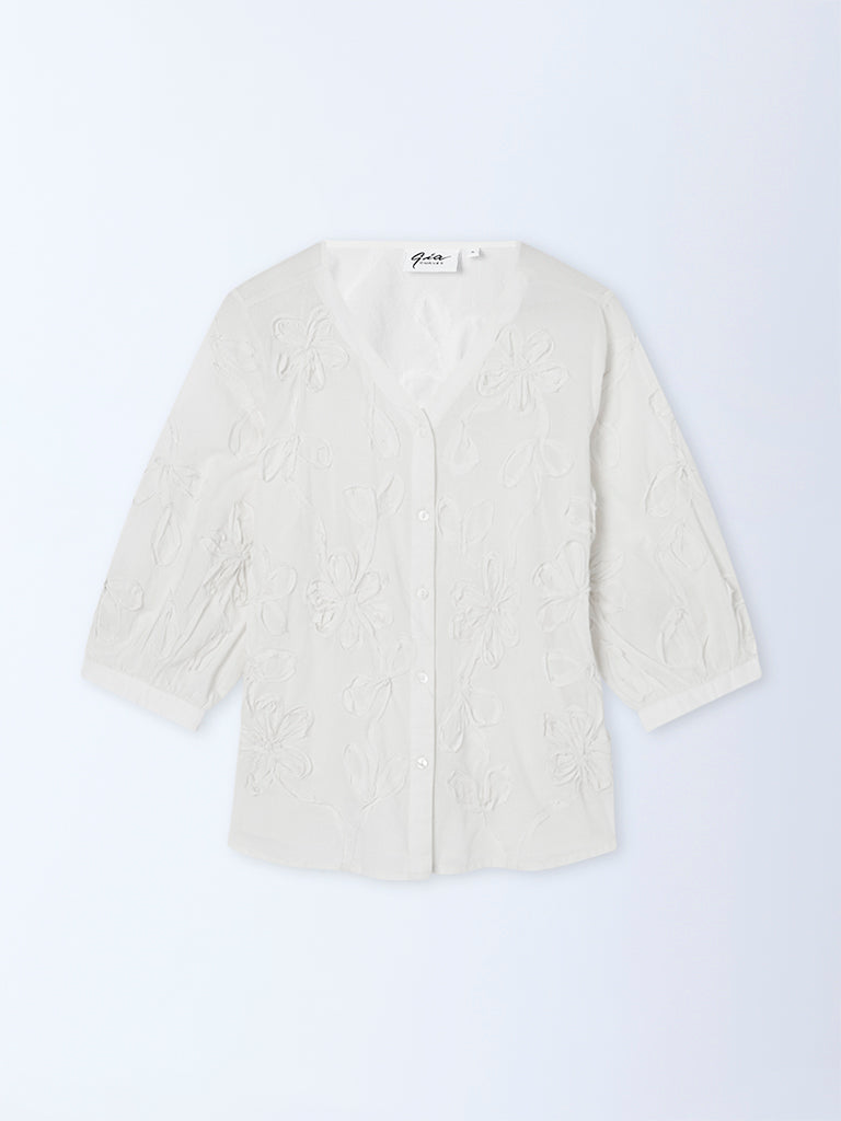 Westside Gia Women's White Floral Applique Design Cotton Blouse for Casual Wear Flatly