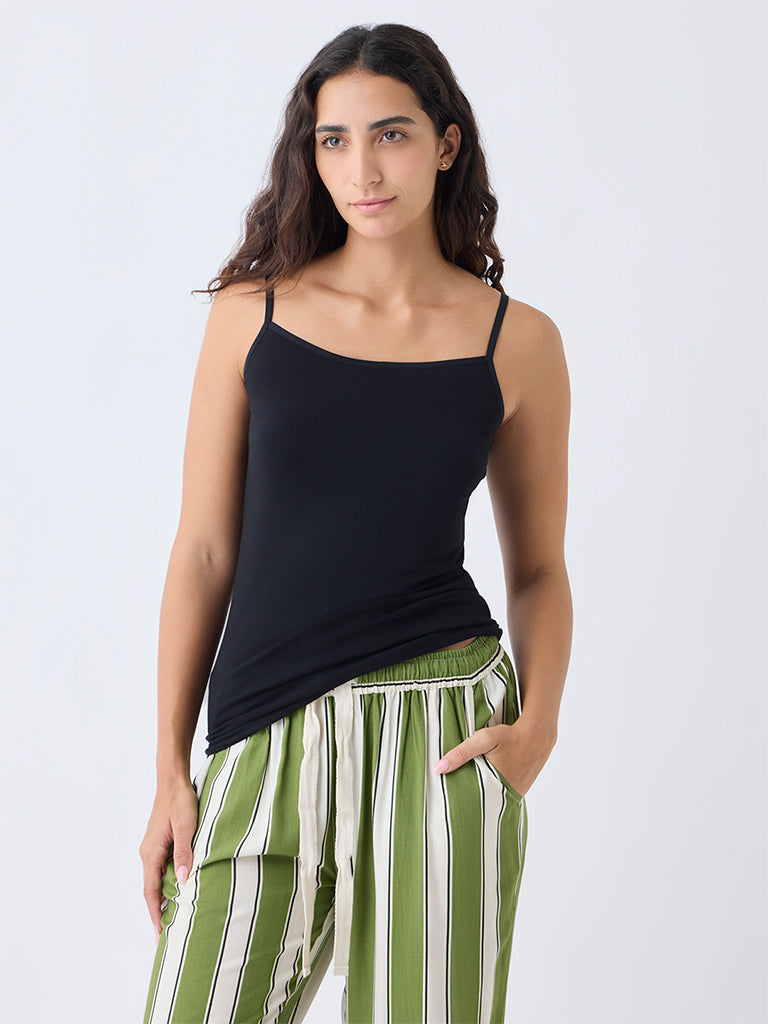 Wunderlove Black Seam-Free Camisole