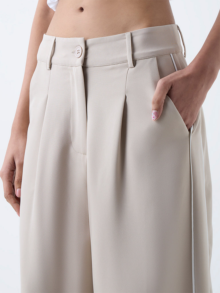 Nuon Beige Solid High-Rise Trousers