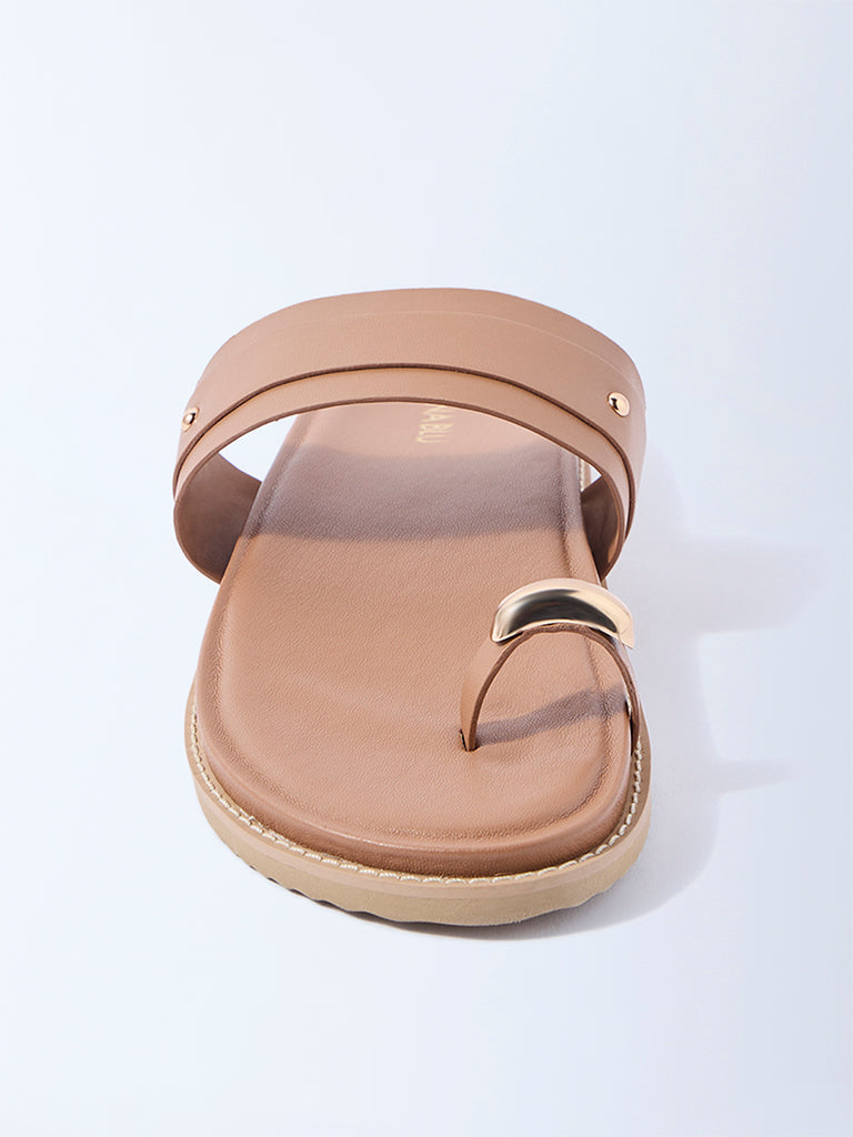 LUNA BLU Brown Metallic Toe-Ring Comfort Sandals