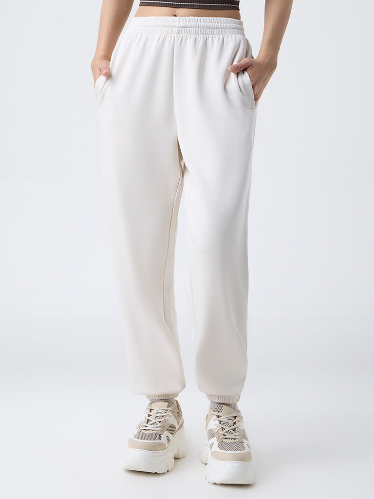 Nuoflexx Cream Solid High-Rise Joggers