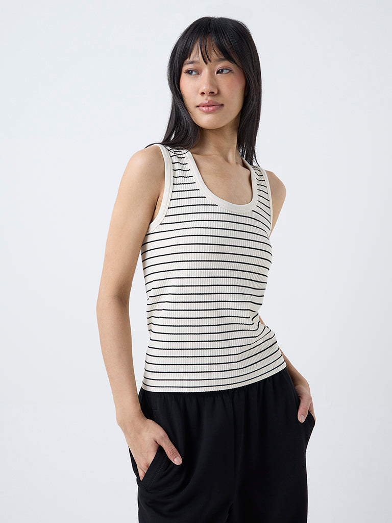 Nuoflexx White Striped Tank Top