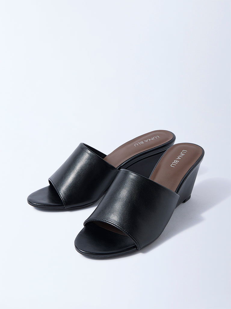 LUNA BLU Black Wedge-Heel Sandals
