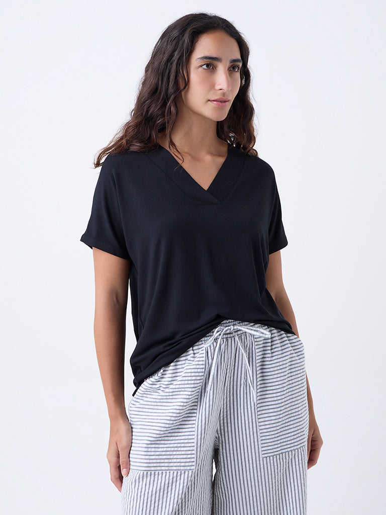 Wunderlove Black Solid Top
