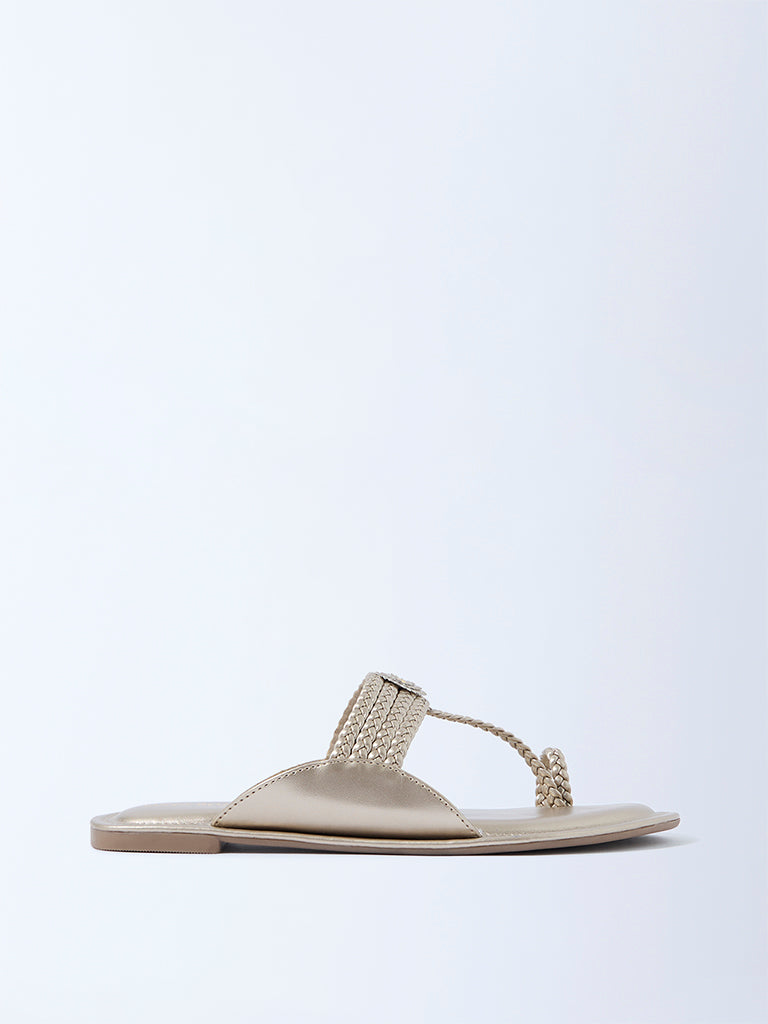 LUNA BLU Light Gold Kolhapuri Sandals