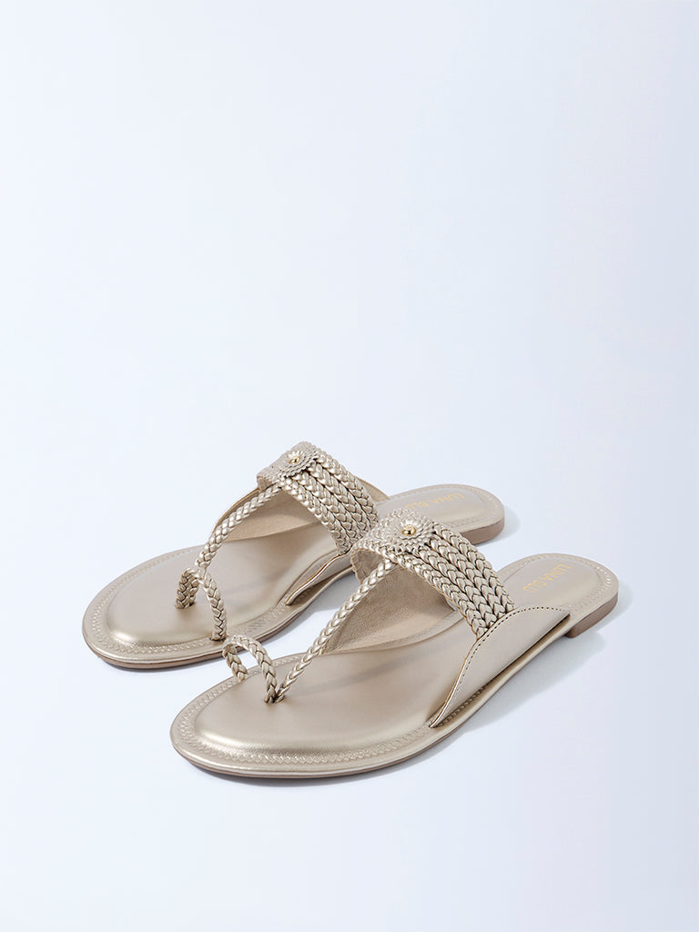 LUNA BLU Light Gold Kolhapuri Sandals