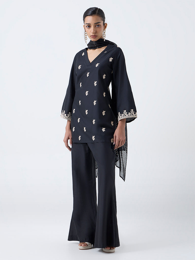 Vark Black Floral Embroidered Straight Ethnic Set
