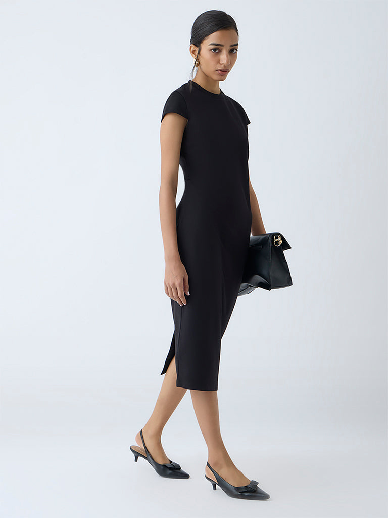 Wardrobe Black Solid Straight Dress