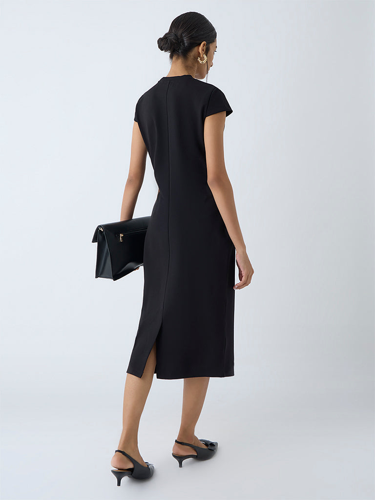 Wardrobe Black Solid Straight Dress