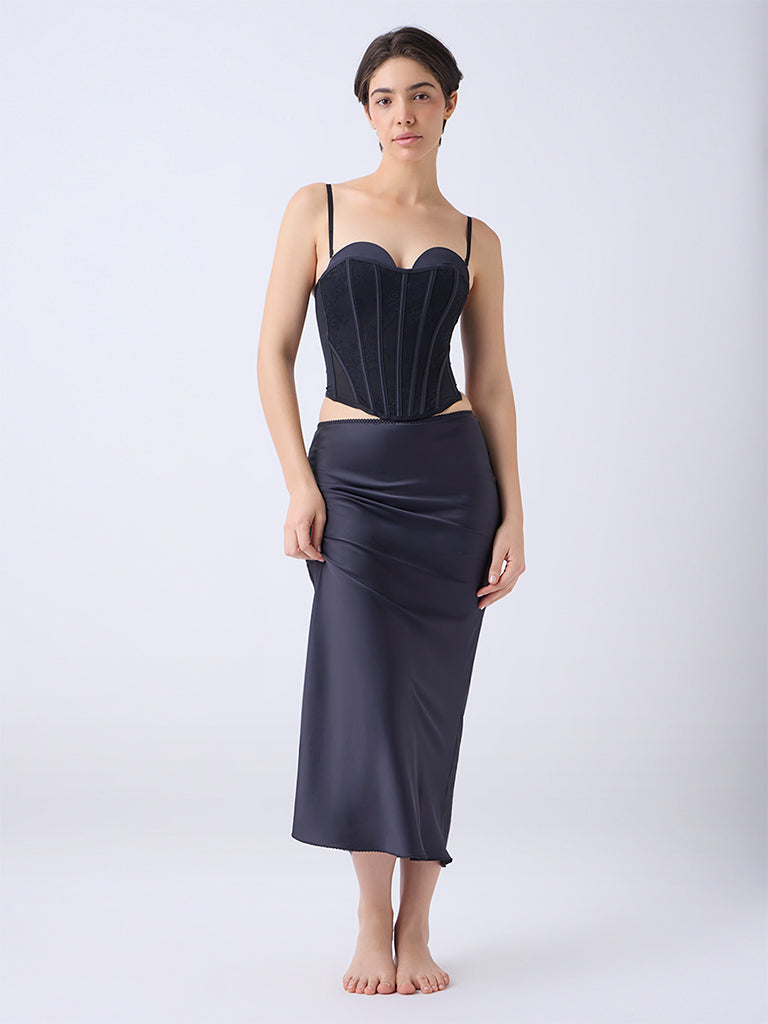 Wunderlove Black Solid High-Rise Satin Skirt